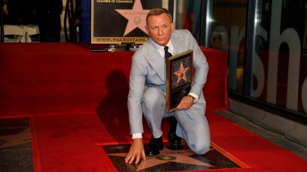 Daniel Craig brilla al cinema e sulla Walk Of Fame: record d'incassi e una stella